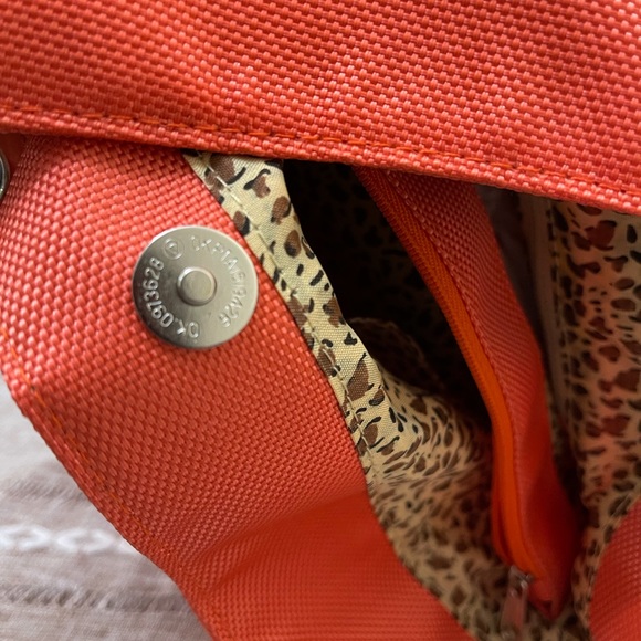 OKPTA1519426 Women’s shoulder Handbag Salmon color NWOT - Picture 5 of 10